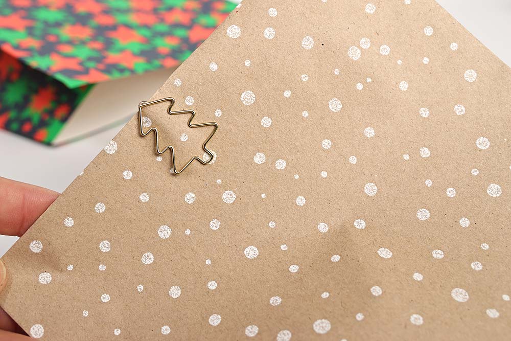 Metal clip tree gold