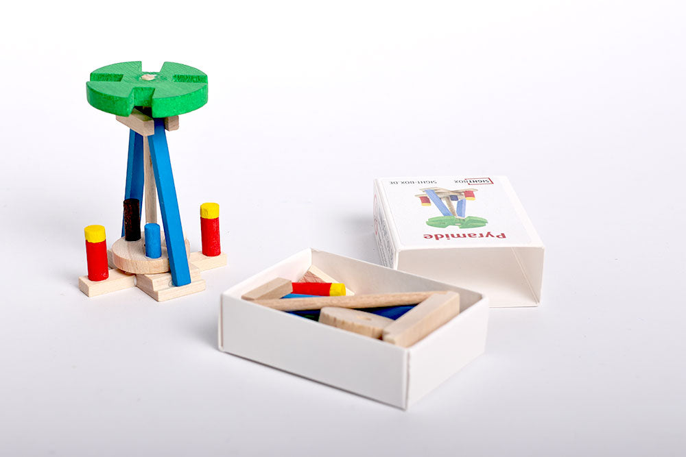 Wooden pyramid construction kit