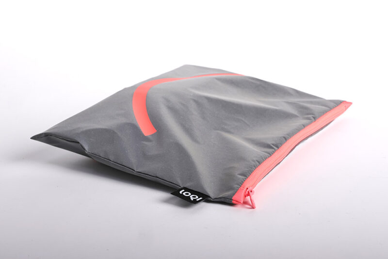 not the girl x loqi Zip Bag Reflective – Bild 3