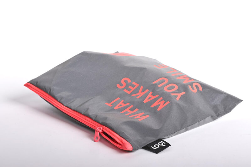 not the girl x loqi Zip Bag Reflective – Bild 5
