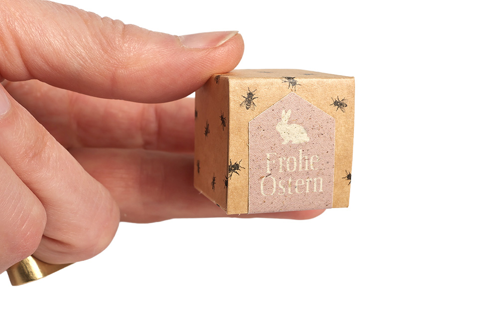 Frohe Ostern Hase rosa - Honigpraline mit Erdbeere – Bild 2